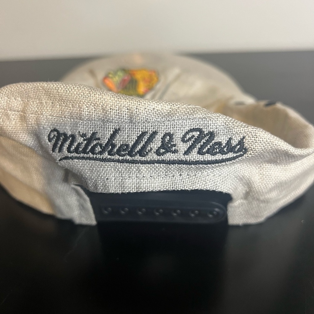 Vintage “Mitchell & Ness” Chicago Blackhawks SnapBack - Picture 2 of 5
